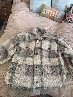 Altar'd State Cream & Gray Plaid Sherpa Shacket